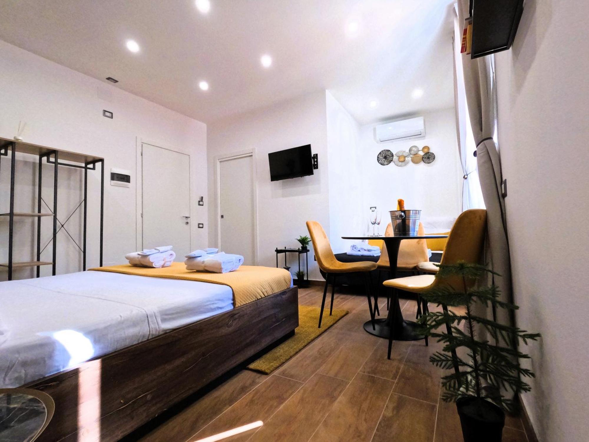 Blackwoody Contemporary Rooms - Napoli Centro Storico Kültér fotó