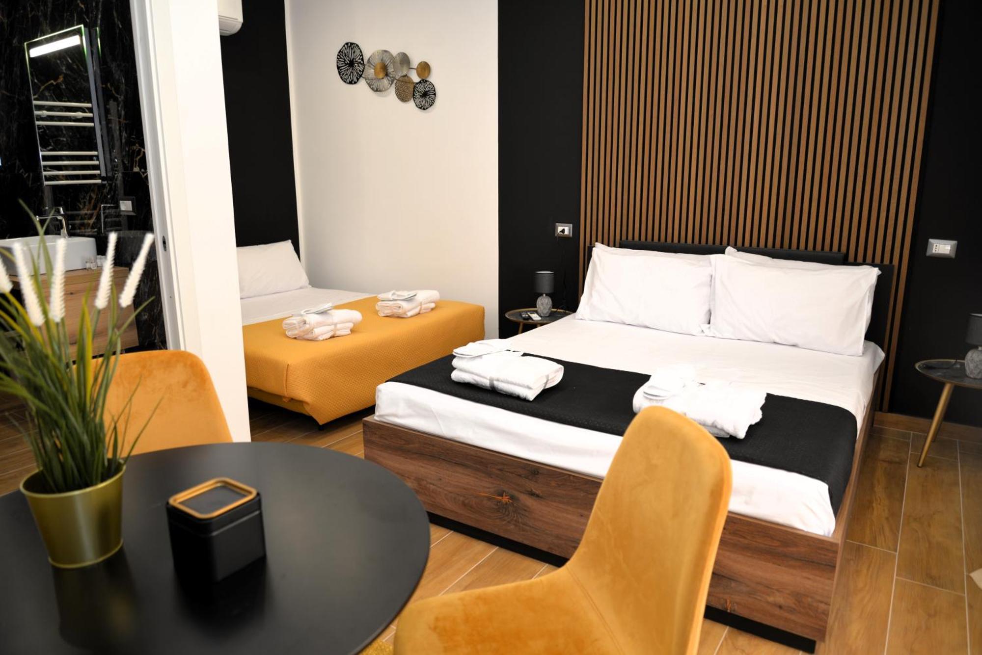 Blackwoody Contemporary Rooms - Napoli Centro Storico Kültér fotó
