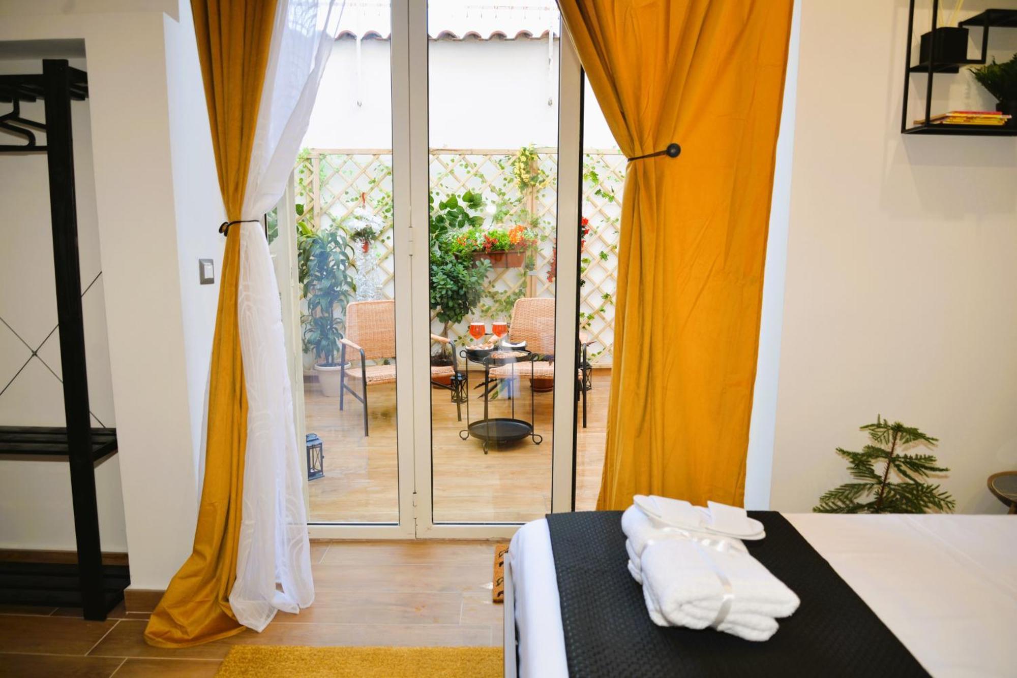 Blackwoody Contemporary Rooms - Napoli Centro Storico Kültér fotó